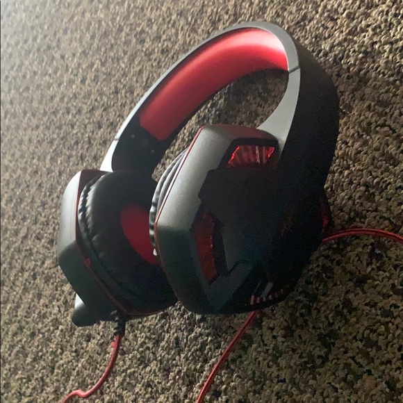 Headset - Picture 3 of 9